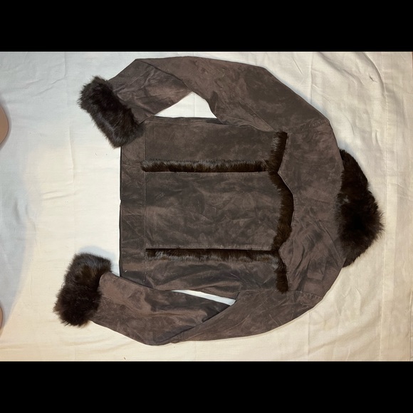 Revue fuzzy brown jacket - Picture 2 of 3